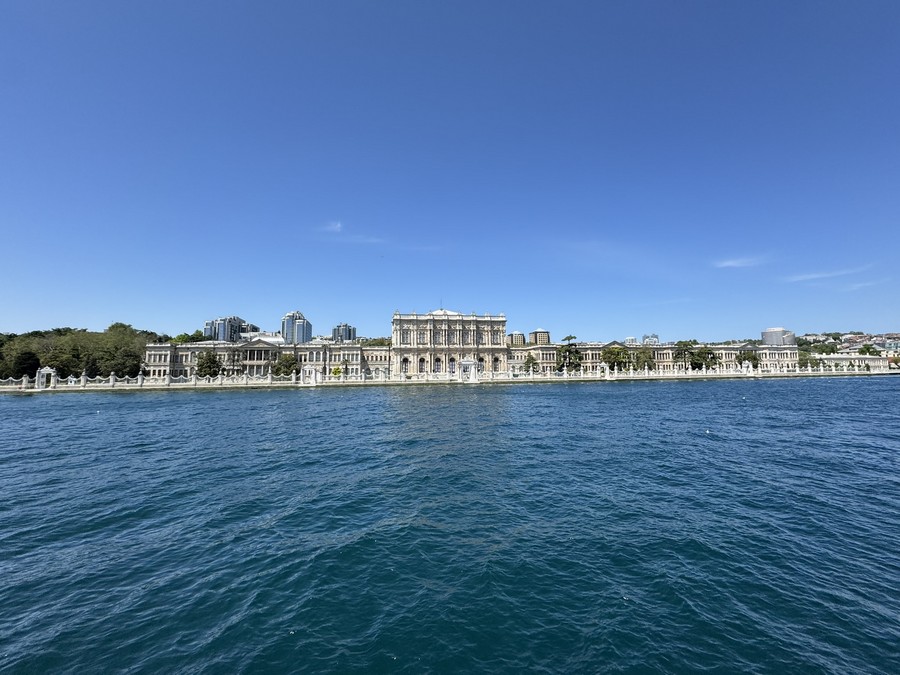 Dolmabahçe Sarayı