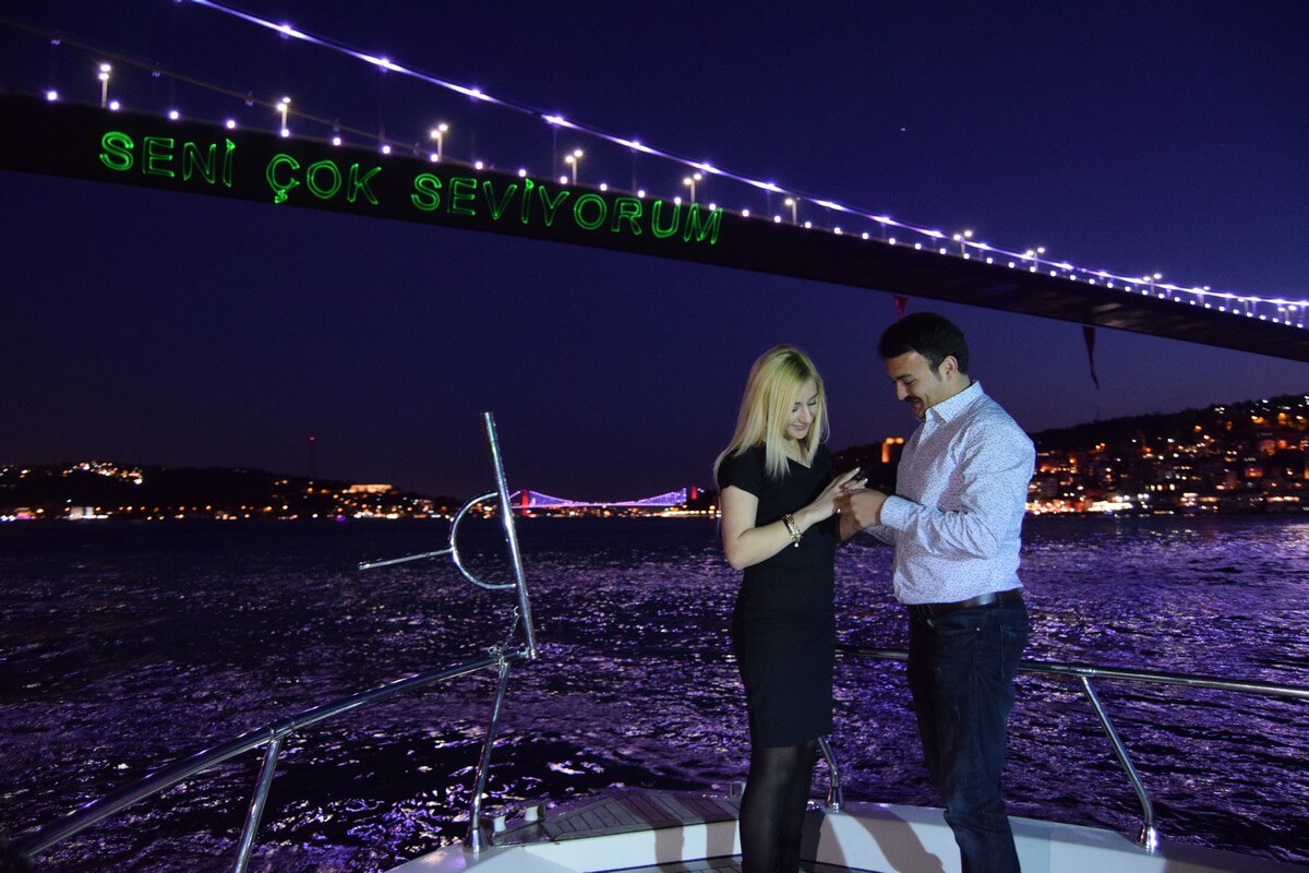 Marriage Proposal with Laser on the Yacht