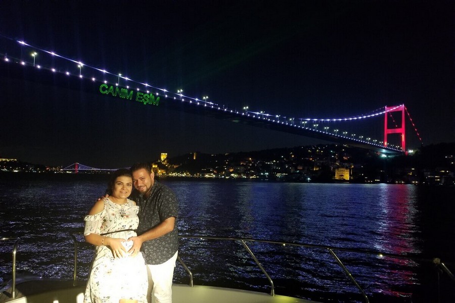 Wedding Anniversary Celebration With Laser on the Yacht