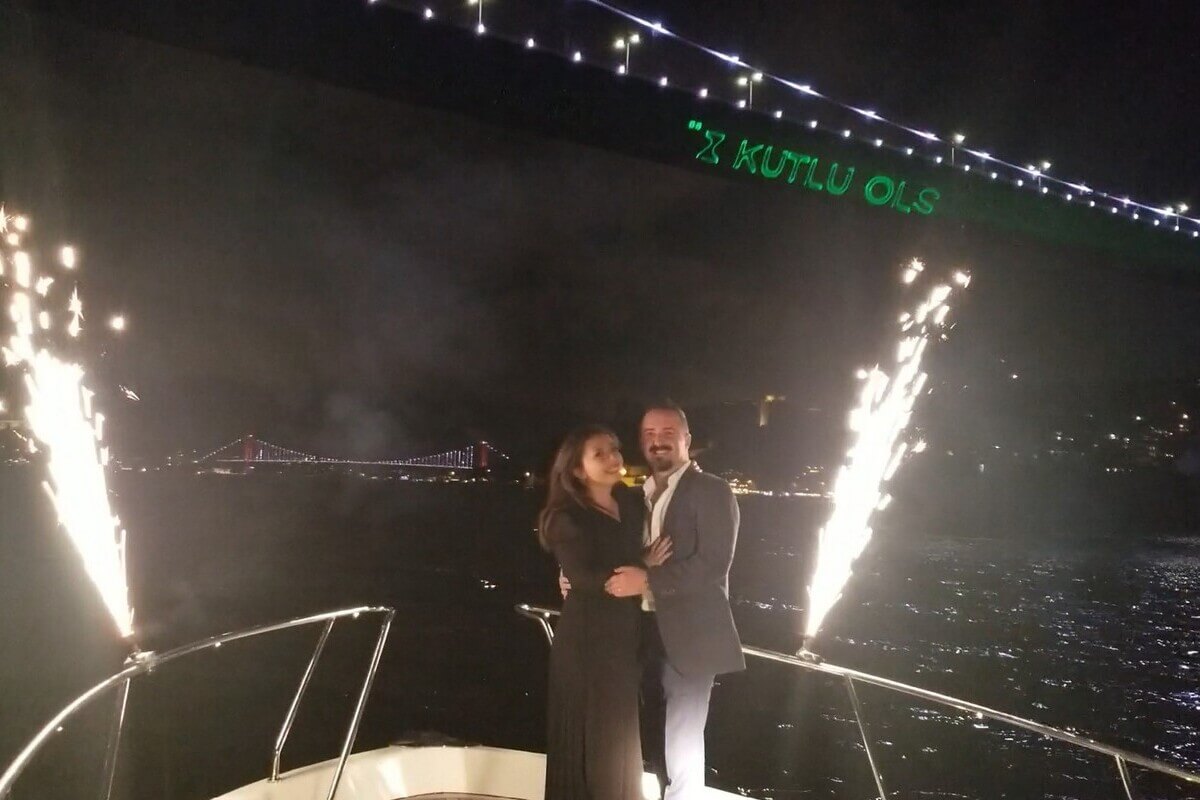 Wedding Anniversary with Laser on the Yacht