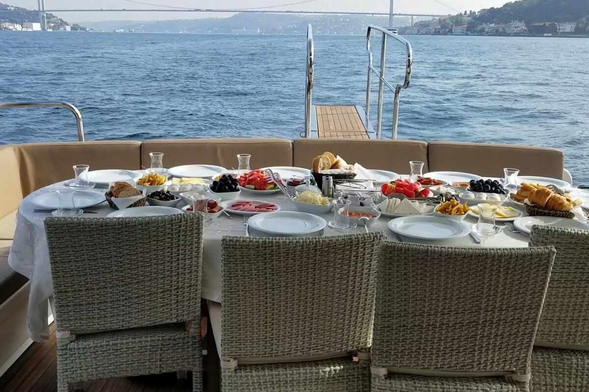 Breakfast on the Bosphorus Yacht