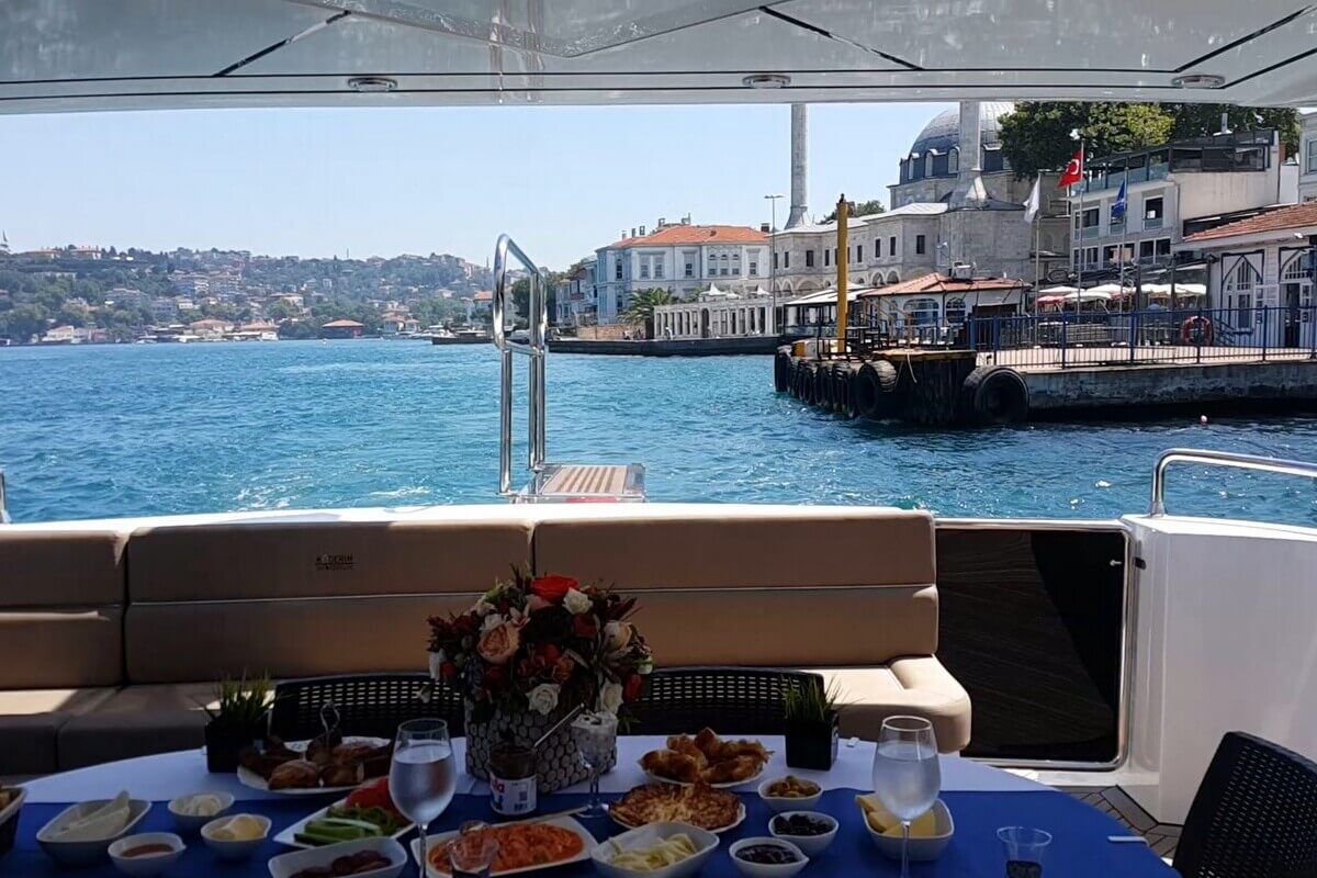Breakfast for 2 people on the yacht