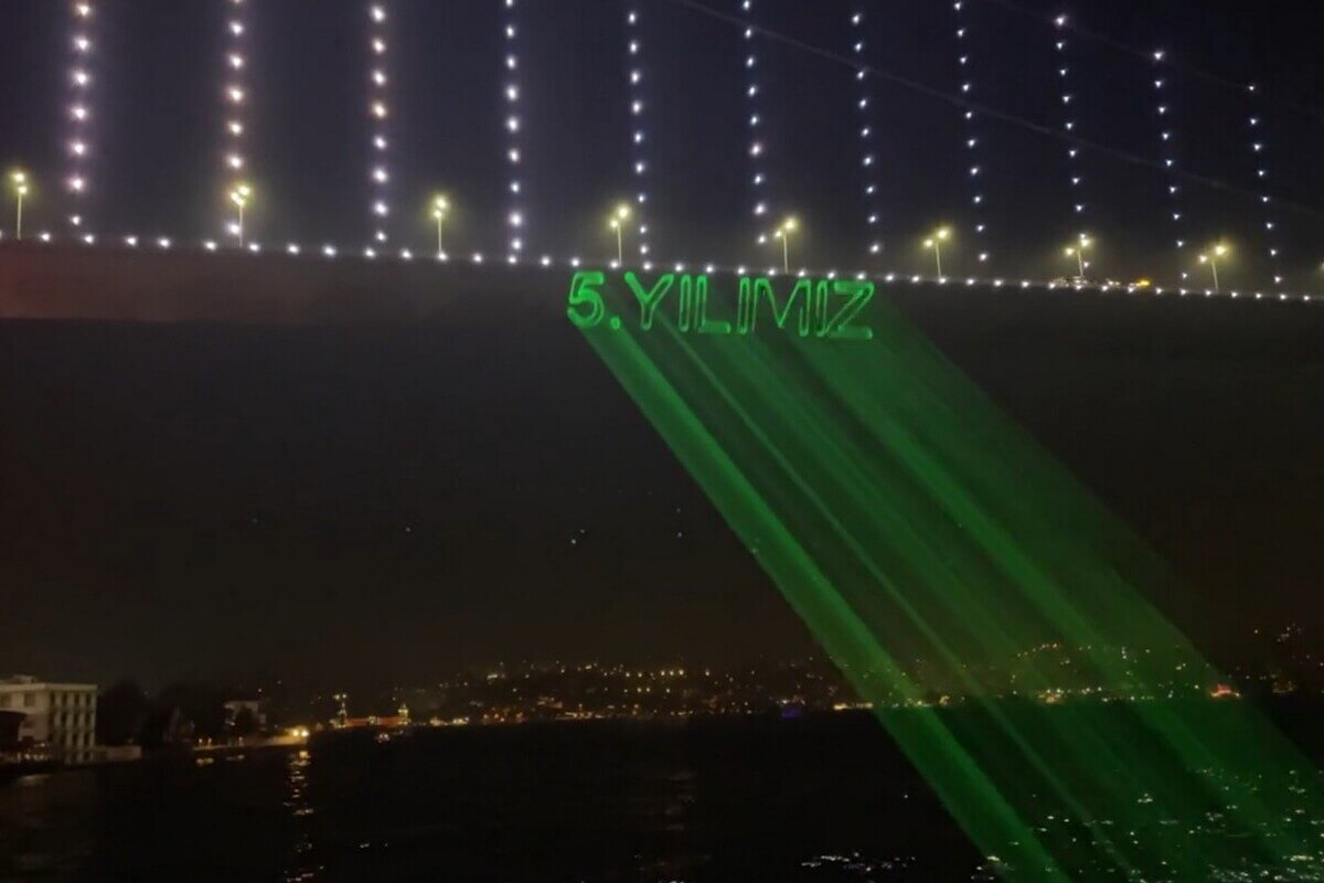 Anniversary Celebration with Laser in the Bosphorus