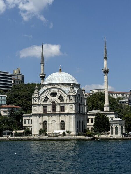 DOLMABAHÇE CAMİİ