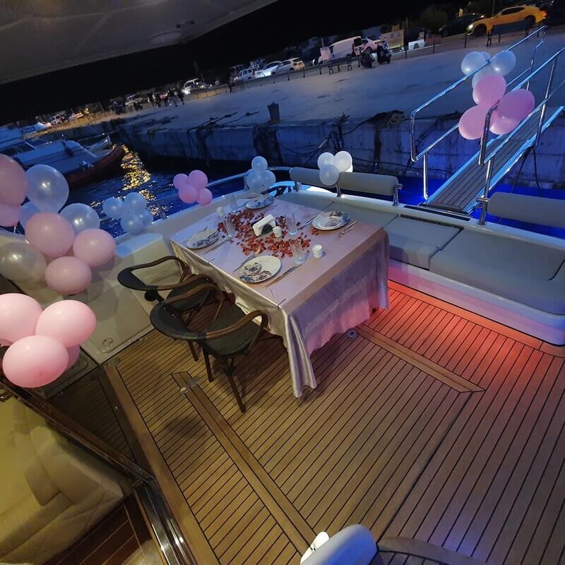 What Is a Birthday Party Like on a Yacht? A Guide to Celebrating on the Bosphorus