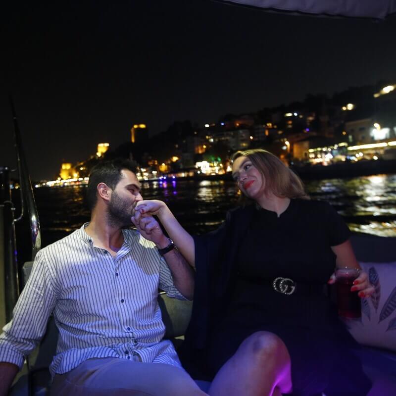 Slow Down Time, Remember Love: Celebrate Your Anniversary on a Yacht