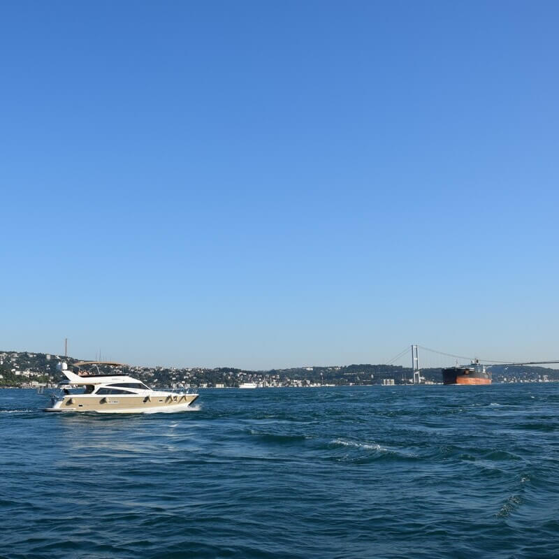 Common Mistakes in Yacht Chartering, And the Smarter Way