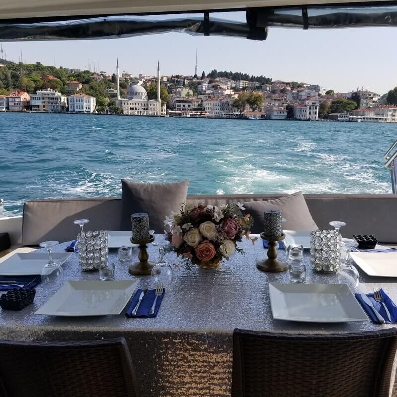 2-Hour or 4-Hour Yacht Tour? A Price & Experience Comparison