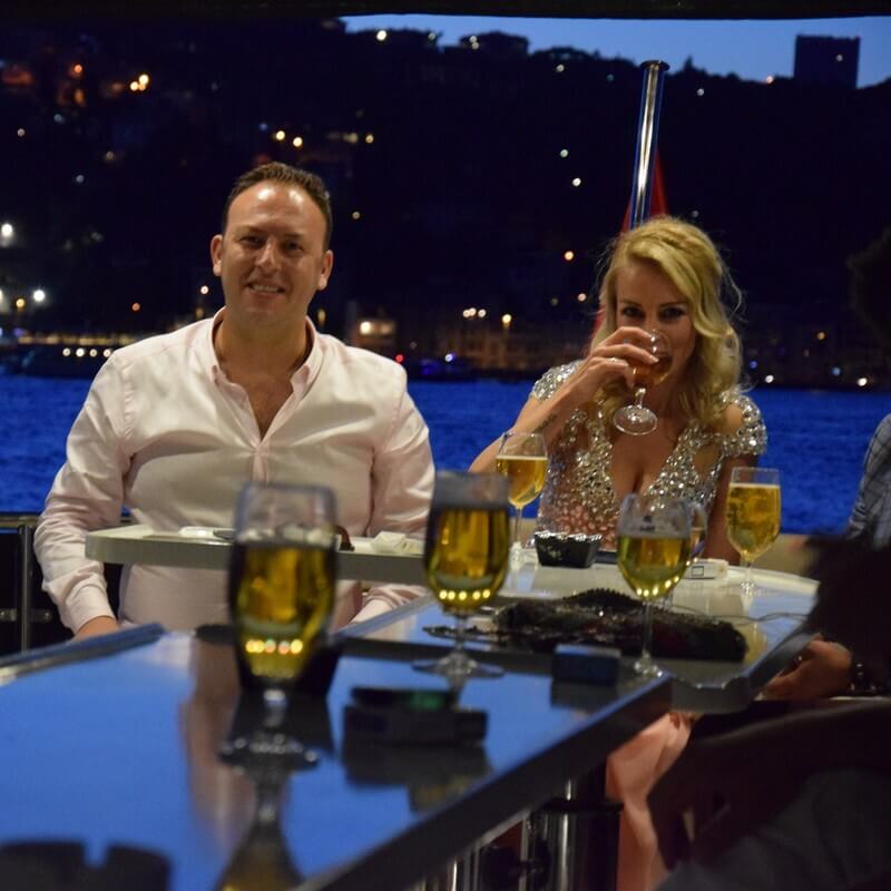 Why Is Early Reservation Important in Yacht Rental?