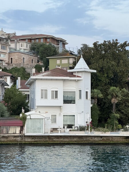 Noel Eram Mansion