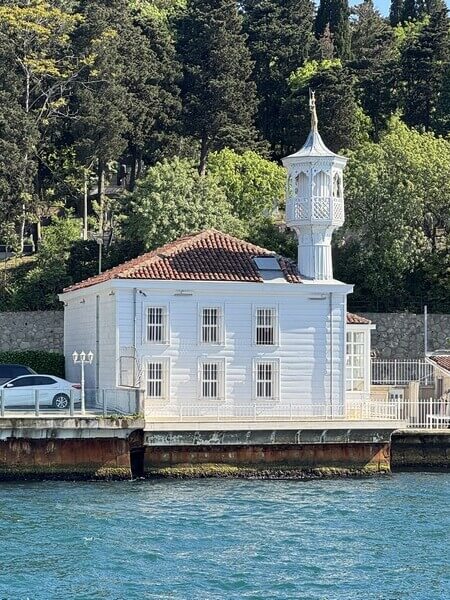 Üryanizade Mosque