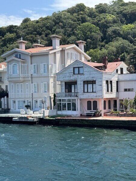 Heykeltraş İhsan Bey Yalısı