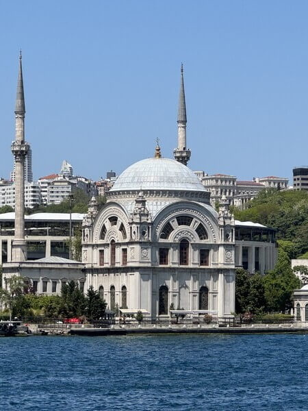 Dolmabahçe Camii