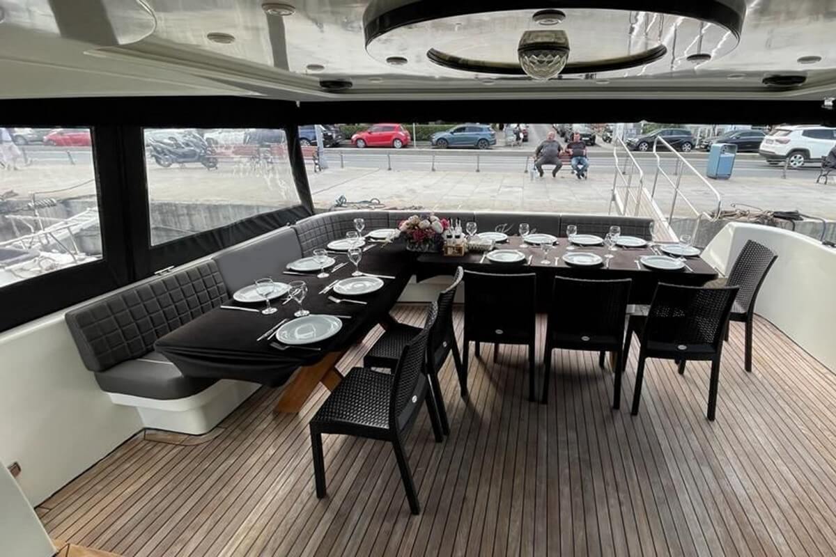 Meltem Yacht Dining Table