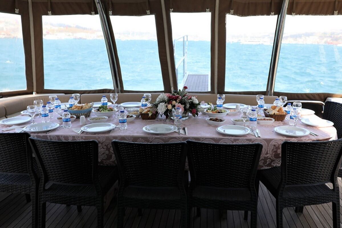 Gundogusu Yacht Dining Table